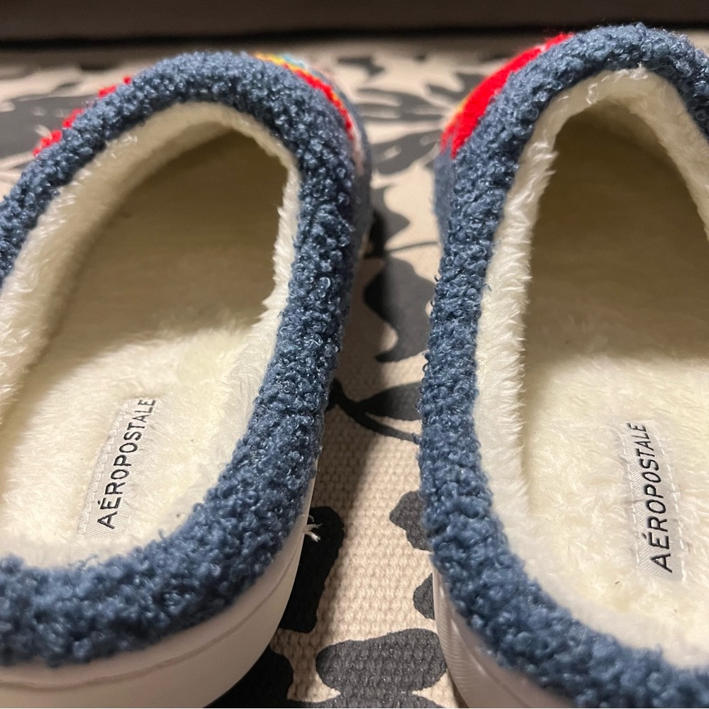 Aeropostale Slippers - Picture 2 of 8